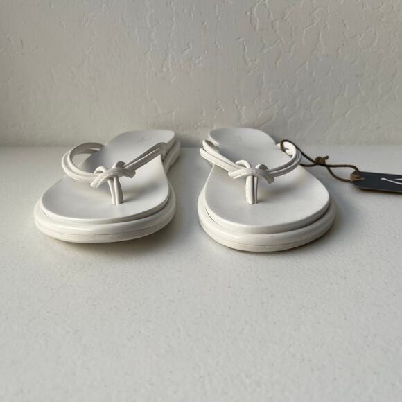 Olukai Aka Flip Flop Sandals Comfort Summer Beach Resortwear White Size 9 NWT - Picture 4 of 11